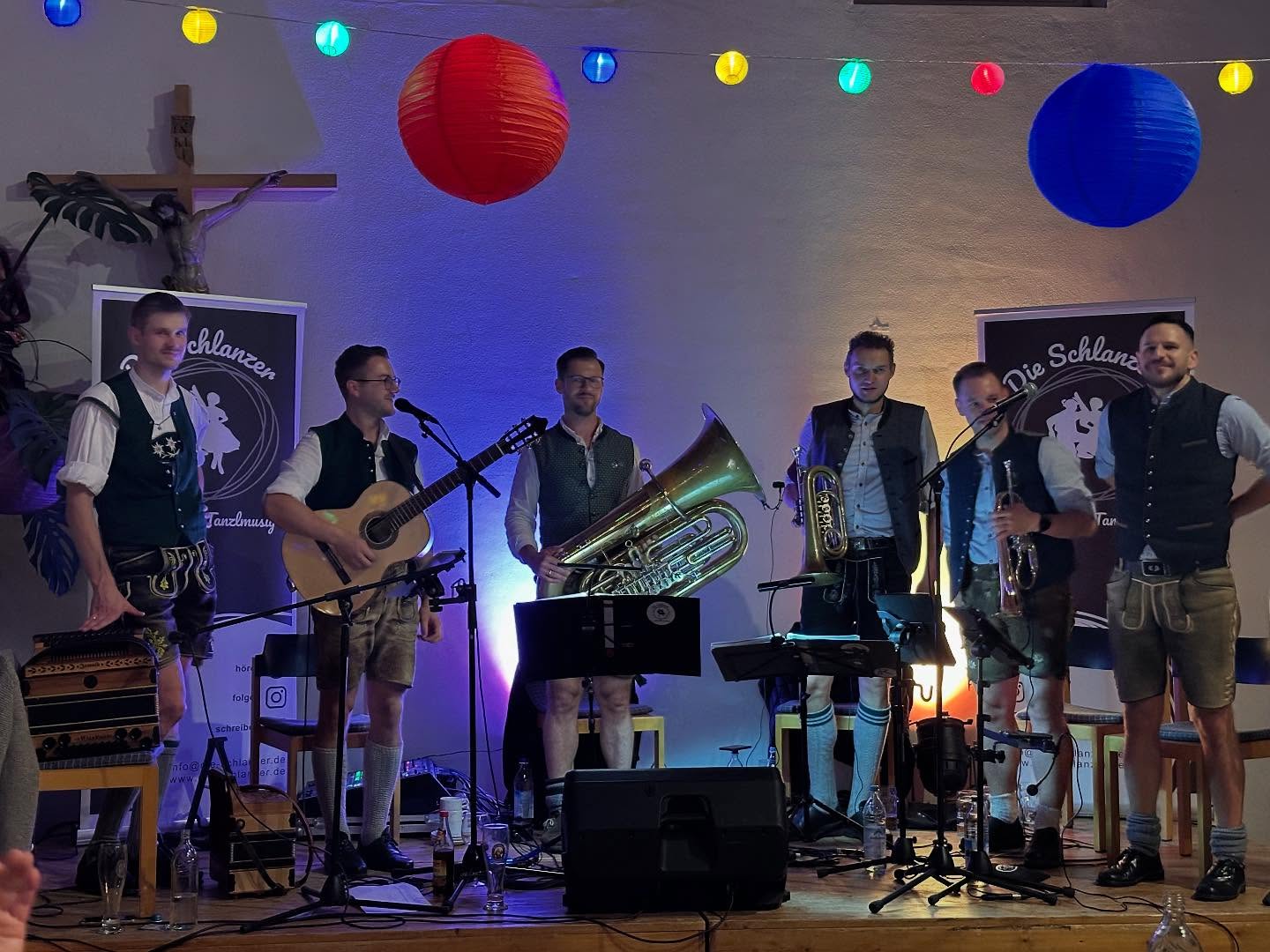 Ein paar Impressionen von unserem gestrigen Weinfestes 🍷 Aufgrund der Wettervorhersage mussten wir heuer im Pfarrheim feiern 🎉 Mit italienischen Speisen, exzellenten Weinen vom @derweinfeinschmecker ...